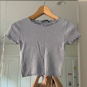 BRANDY MELVILLE LETTUCE EDGE CROP TOP